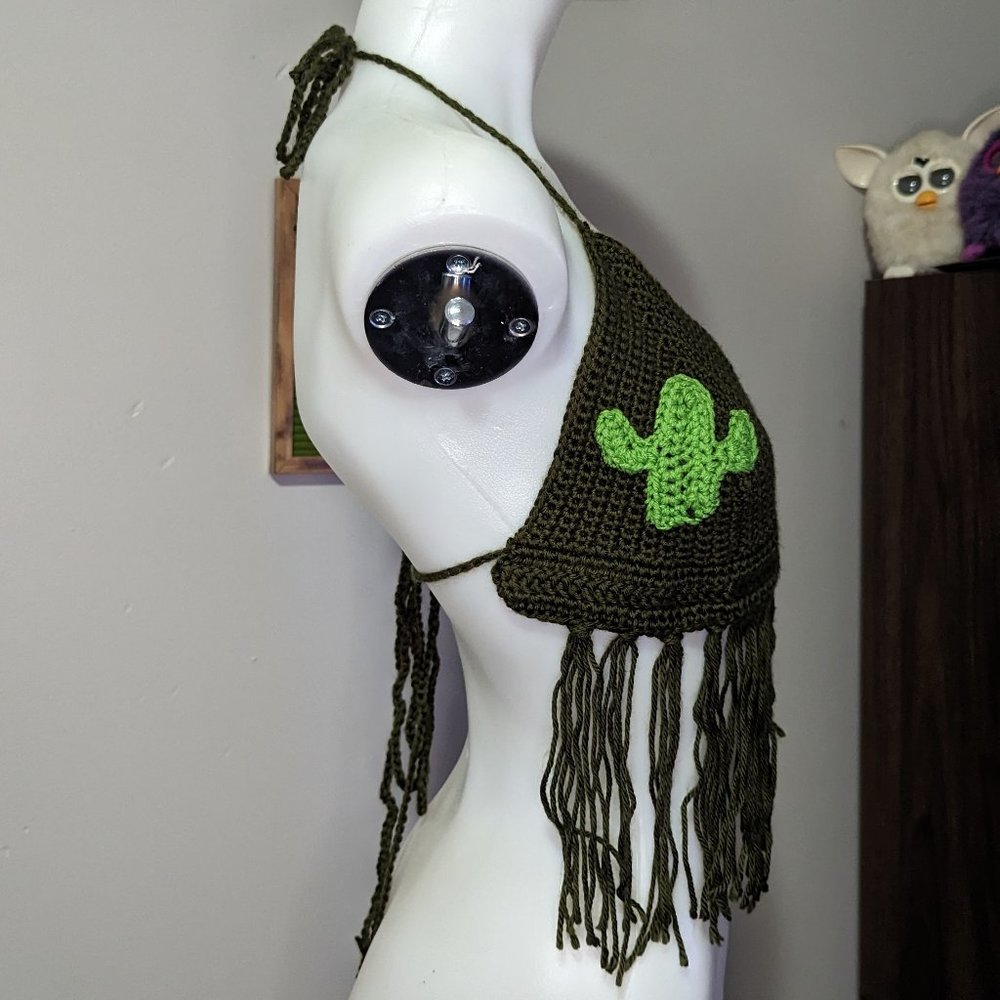 Hand Crafted Green Crochet Fringe Top Cactus Applique M